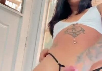 Latin beauty cum
