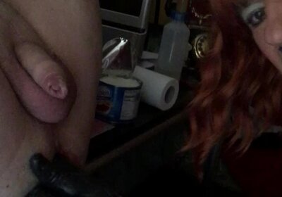 Elke bläst und fistet Männerrasch