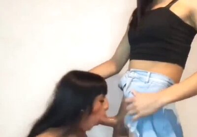 Hot teen gets bj