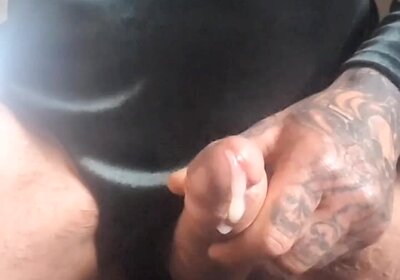 Terrysissy caught wanking