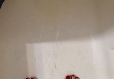 Karina jo peeing