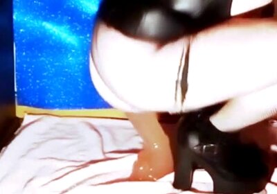 Huge Dildo in the Big Ass of the Transvestite 2