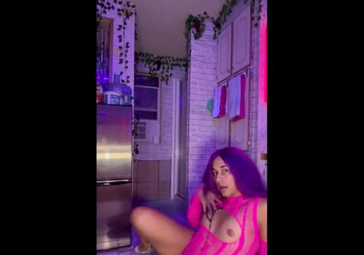 Strawberry shortcake Striptease