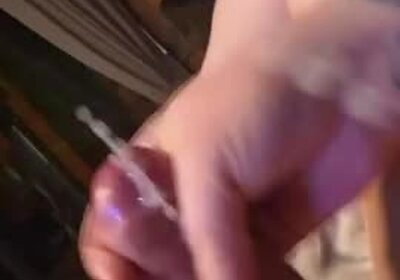 Tem como não amar o pau dessa travesti...